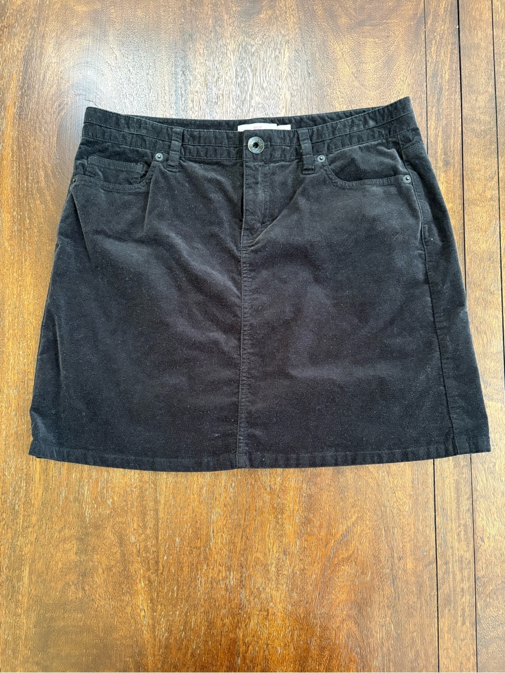 Vineyard Vines Women's Jet Black Velour Velveteen Mini Skirt - Size 10 Preppy